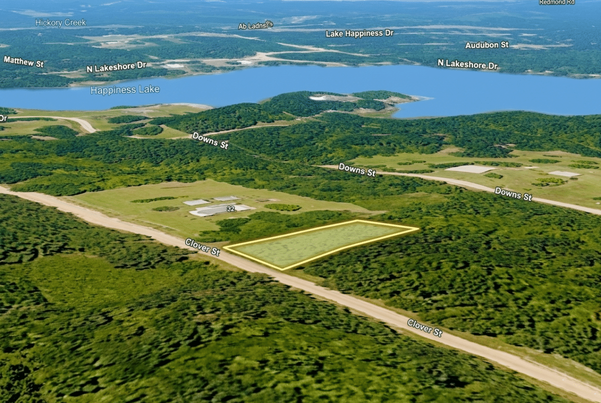 0.26-Acre Lot Near Happiness Lake!