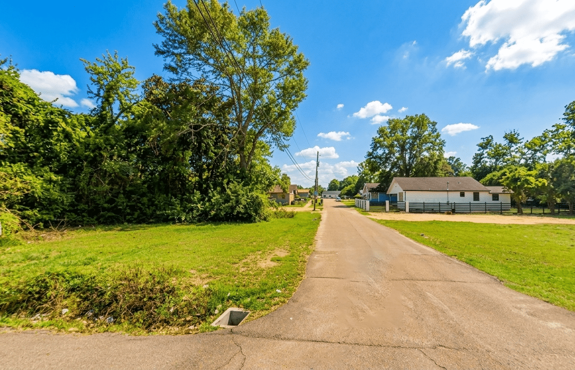 Corner Lot in Hattiesburg w/ Utilities!