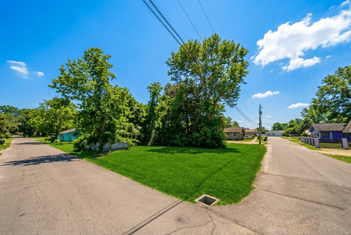 Corner Lot in Hattiesburg w/ Utilities!