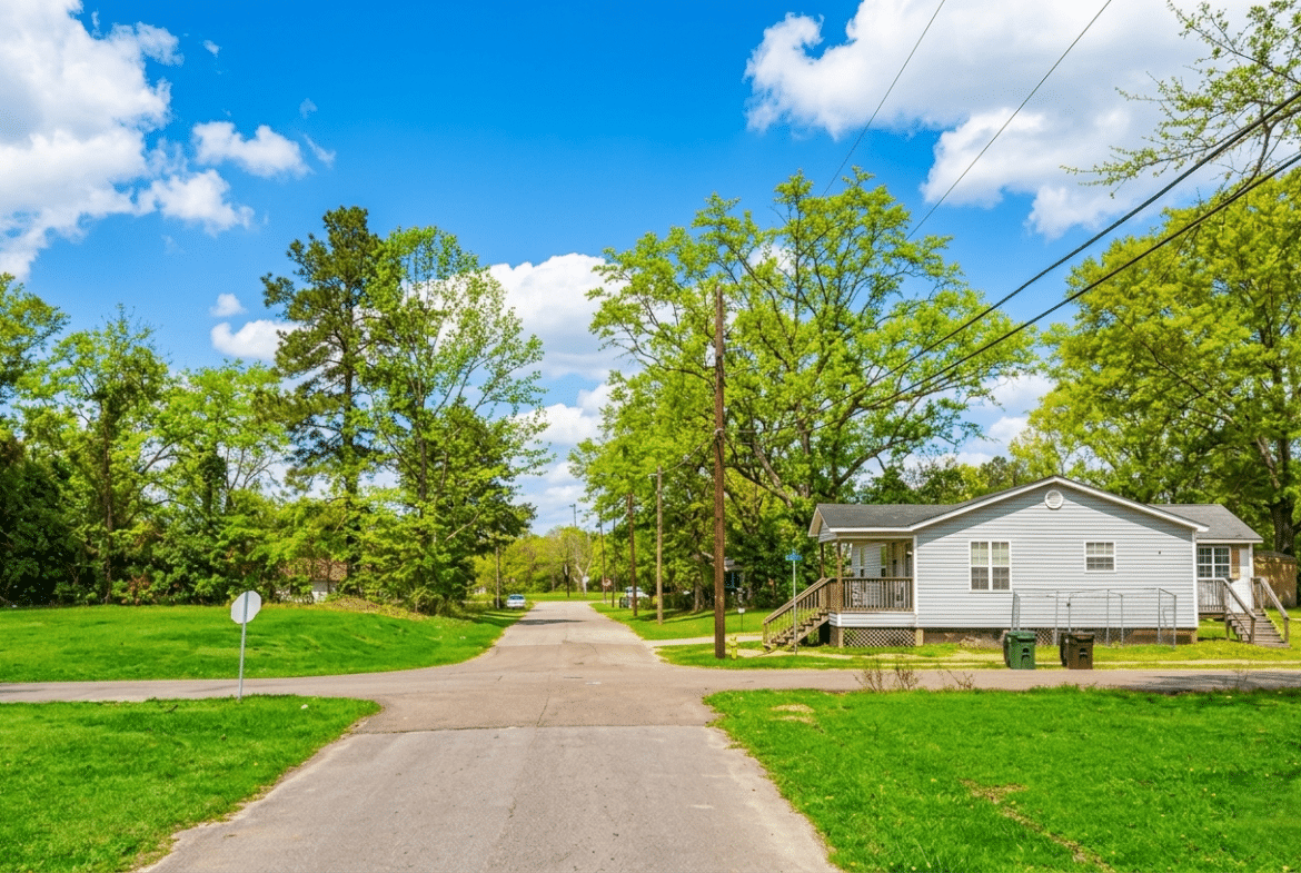 Corner Lot in Hattiesburg w/ Utilities!