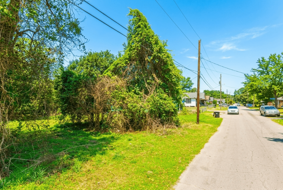 0.11-Acre Investment Lot Close to City Conveniences!