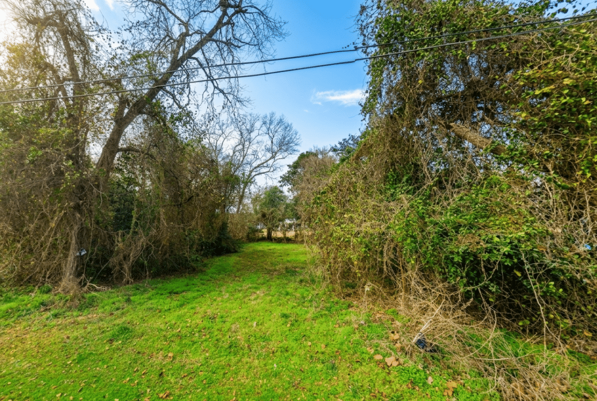 0.11-Acre Investment Lot Close to City Conveniences!