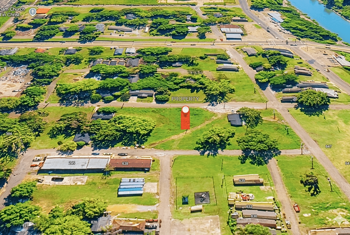 Hot Location! Downtown Clarksdale Lot with Business Potential!