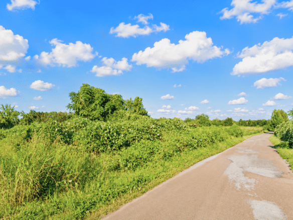 0.10 Acre Unrestricted Lot!