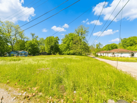 Low-Priced Land Near Mississippi River!