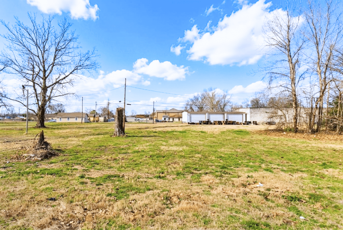 Hot Location! Downtown Clarksdale Lot with Business Potential!