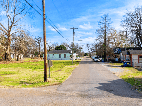 Buildable and Mobile Home Friendly Lot With Utilities!