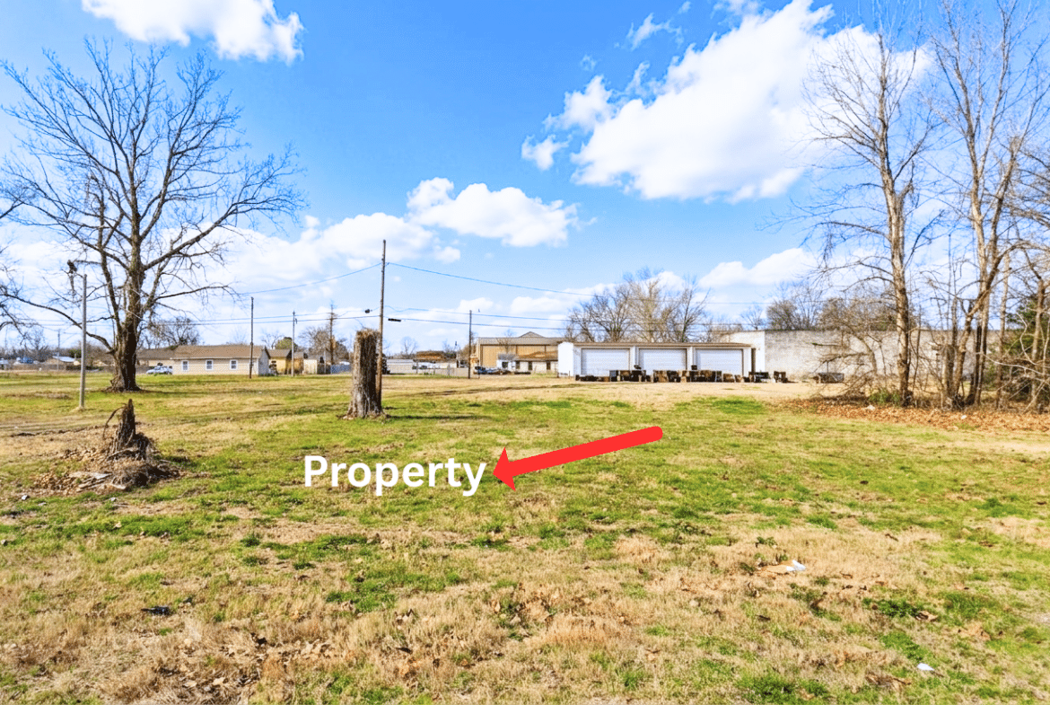 Hot Location! Downtown Clarksdale Lot with Business Potential!
