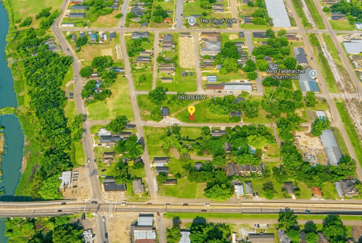 Hot Location! Downtown Clarksdale Lot with Business Potential!