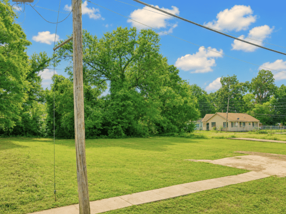 Small Residential Lot Perfect for Home Site or Investment!